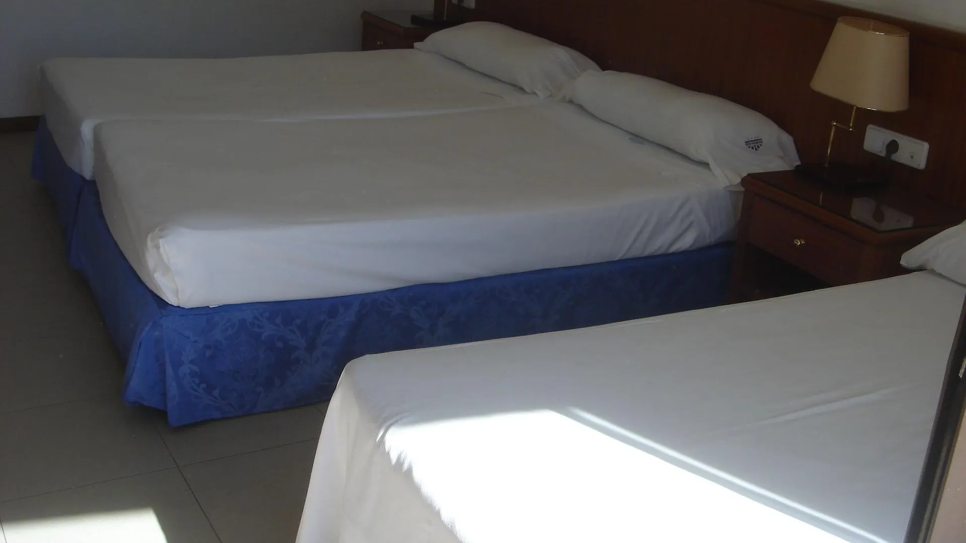 מלון יורט דה מאר Hostal Vila Del Mar