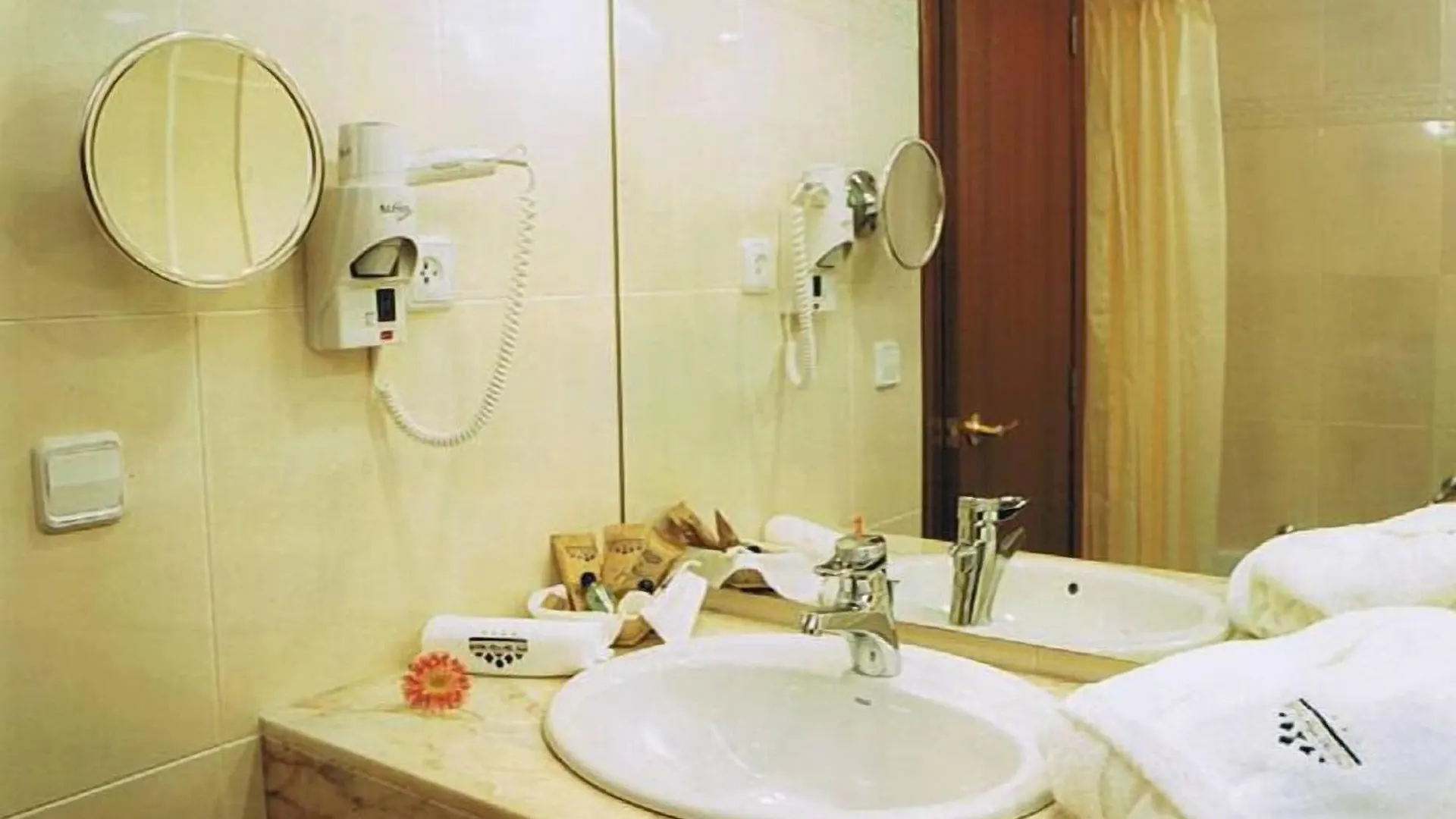 יורט דה מאר Hostal Vila Del Mar 2*, יורט דה מאר ספרד