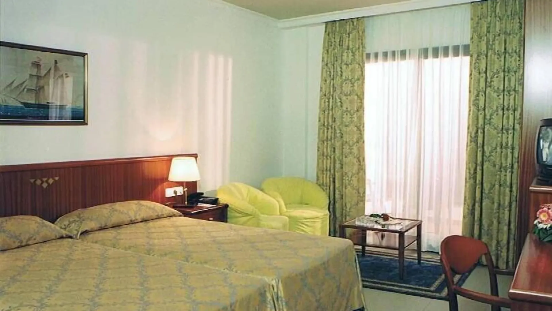 יורט דה מאר Hostal Vila Del Mar 2*, יורט דה מאר ספרד