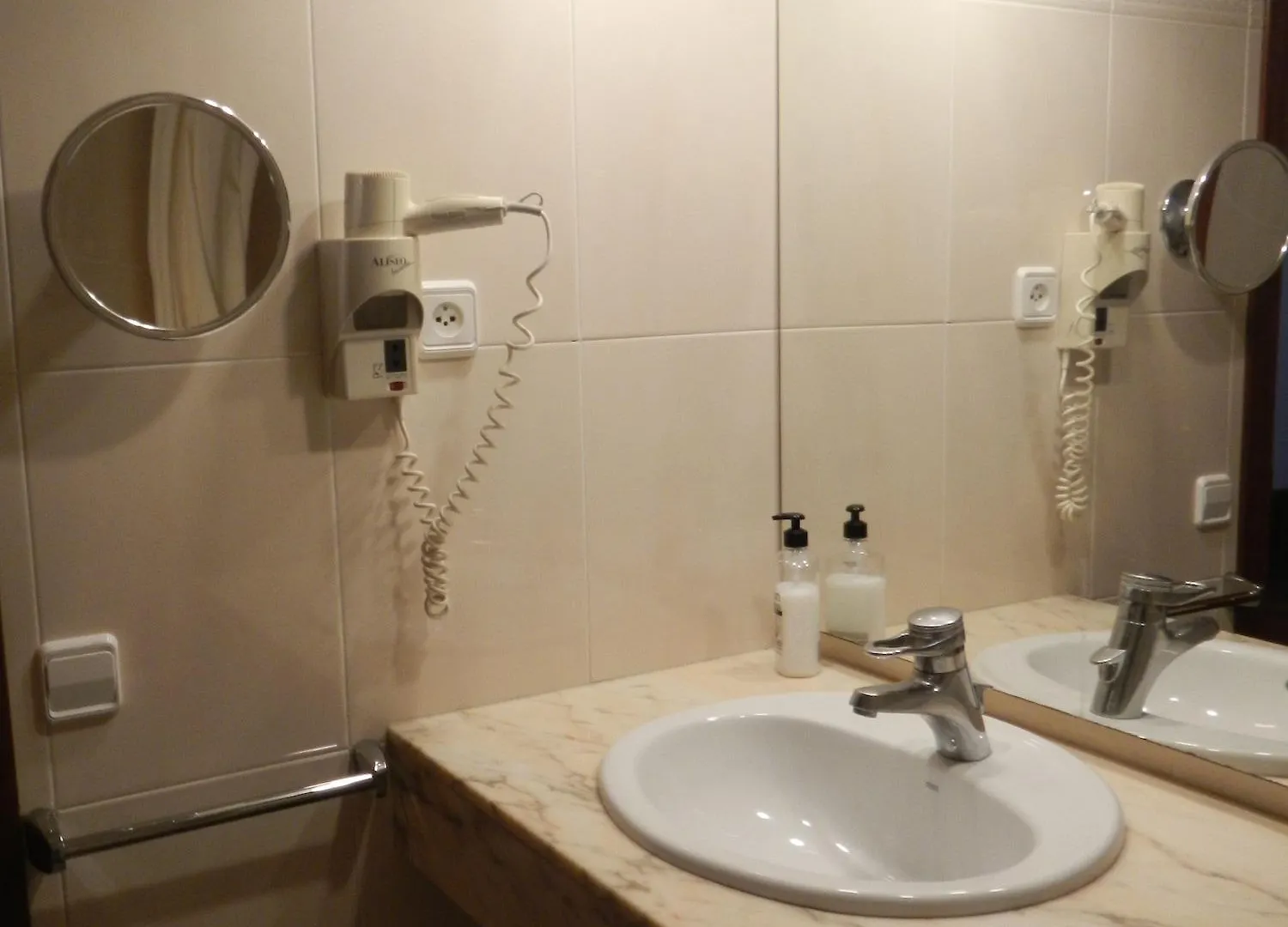 יורט דה מאר Hostal Vila Del Mar מלון יורט דה מאר