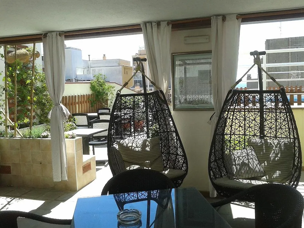 מלון יורט דה מאר Hostal Vila Del Mar