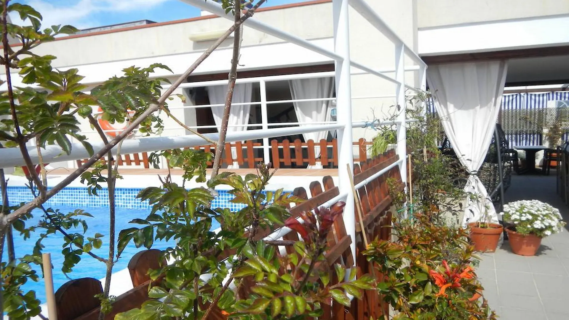 יורט דה מאר Hostal Vila Del Mar מלון יורט דה מאר