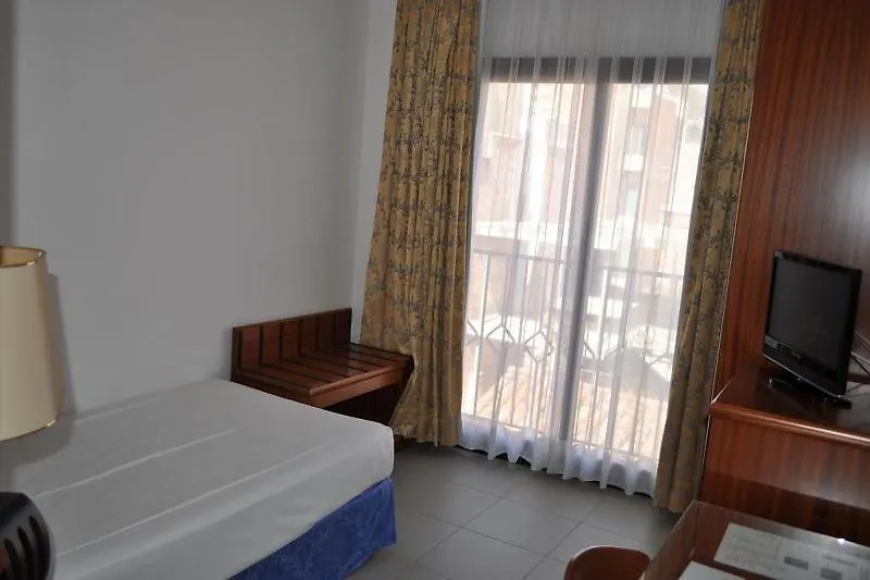 מלון יורט דה מאר Hostal Vila Del Mar
